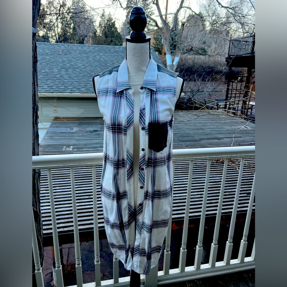 Dear John, plaid, armless tunic, size small